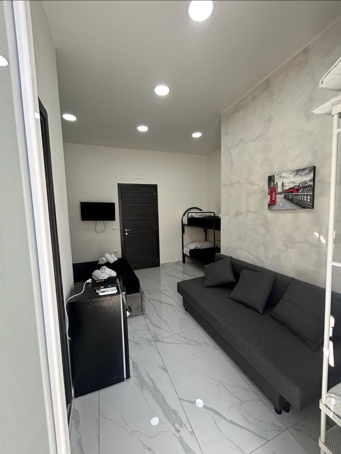 Terrazza Luxury Valentino Apartment Наполи Екстериор снимка