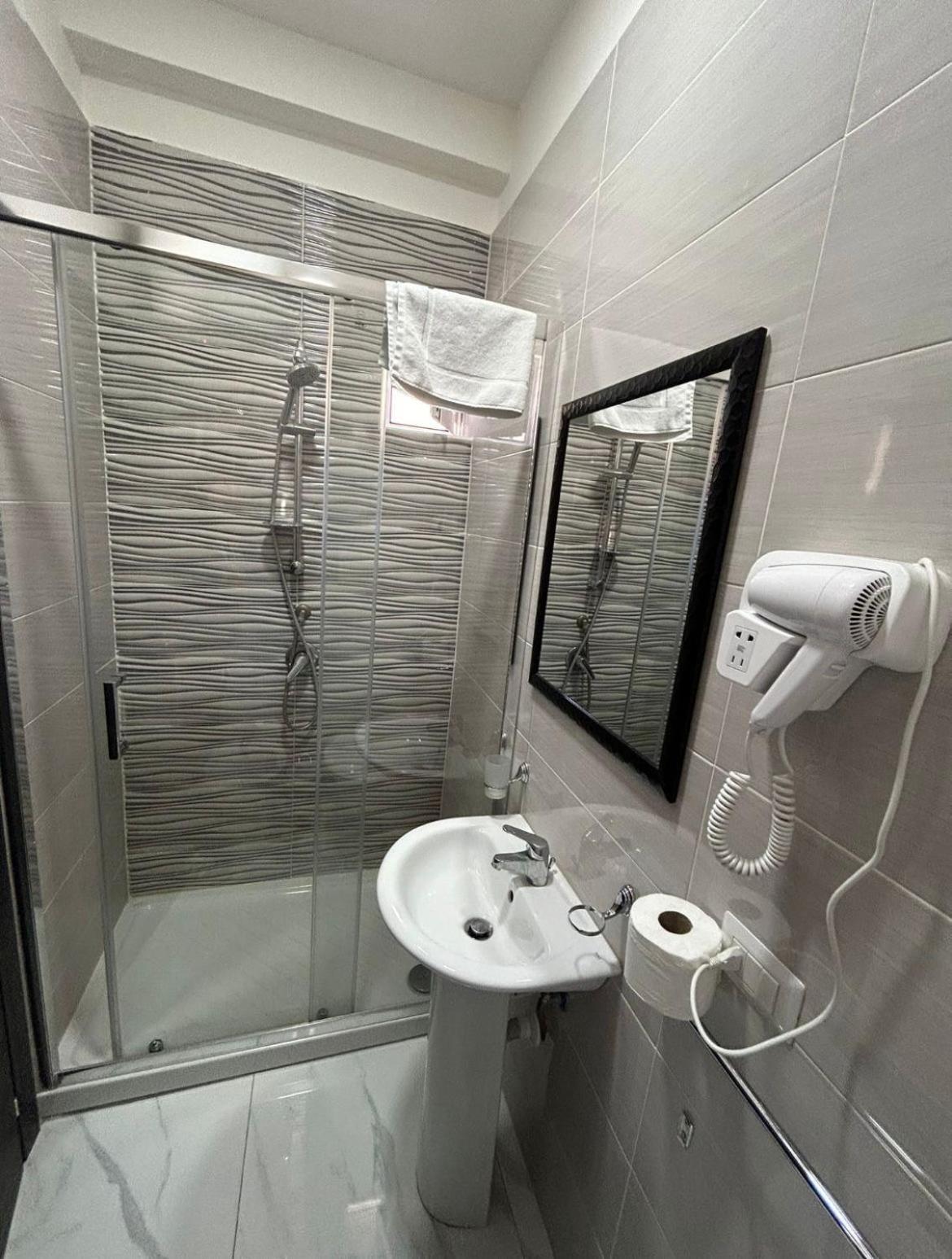 Terrazza Luxury Valentino Apartment Наполи Екстериор снимка