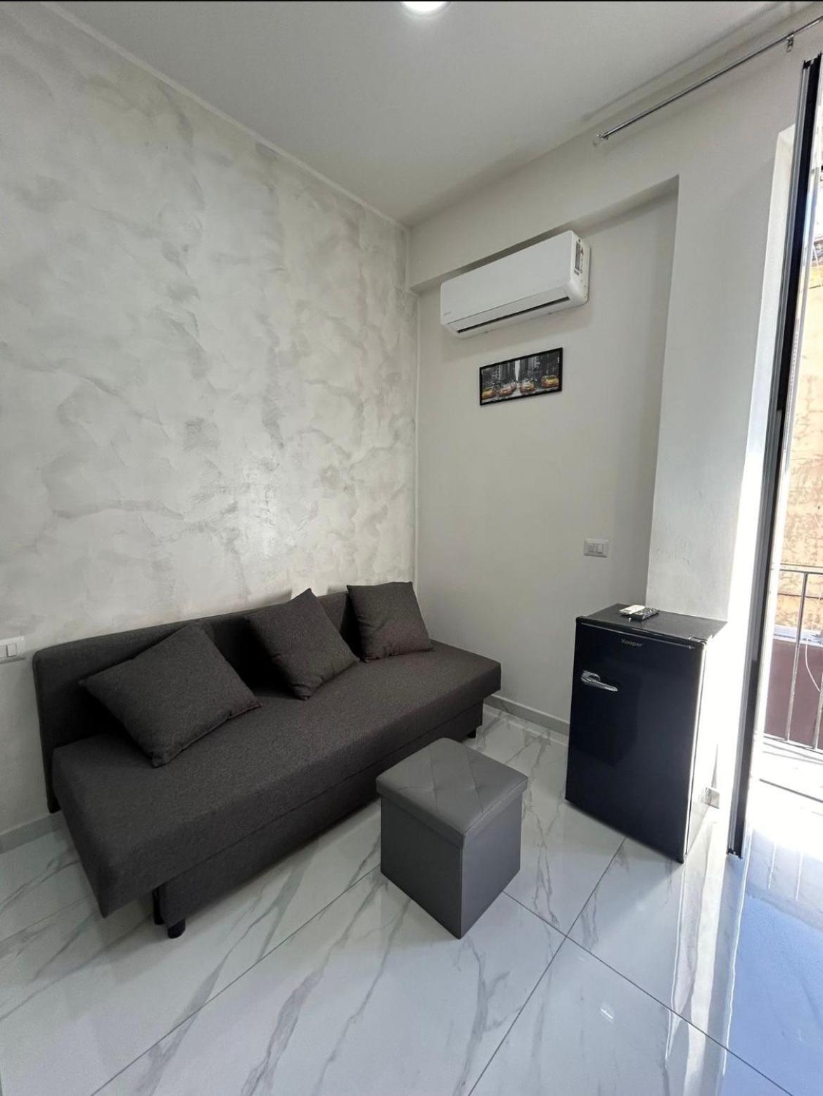 Terrazza Luxury Valentino Apartment Наполи Екстериор снимка